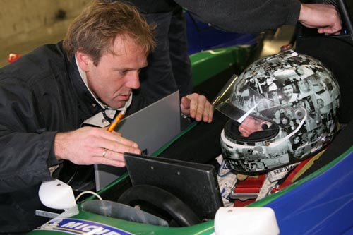 Gwendolyn Hertzberger test bij AR Motorsport